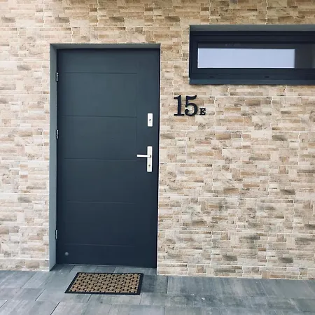 Sun Ola- 3 Level, Parking, 2 Balkonies&terrace Rewal