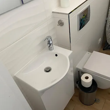 Sun Ola- 3 Level, Parking, 2 Balkonies And Terrace Apartment *