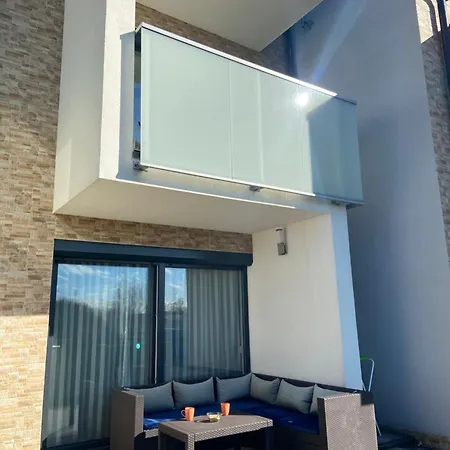 Apartment Sun Ola- 3 Level, Parking, 2 Balkonies And Terrace *