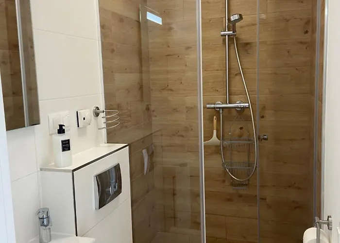 Sun Ola- 3 Level, Parking, 2 Balkonies And Terrace *